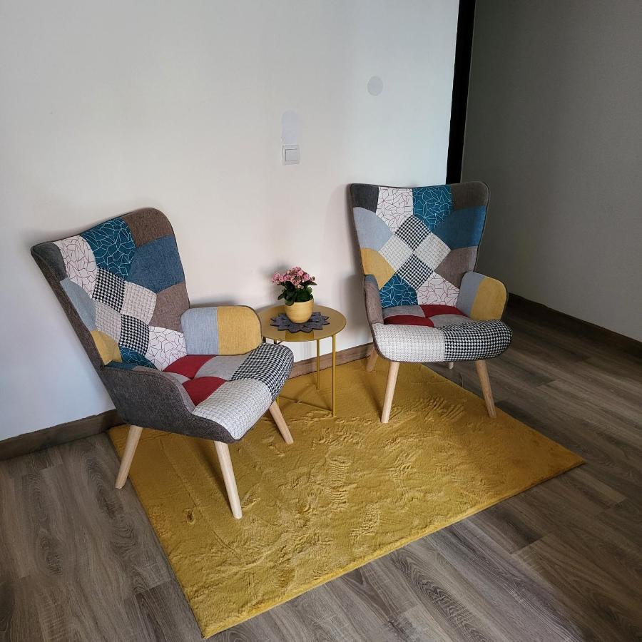 Oli Apartments Сенец Экстерьер фото